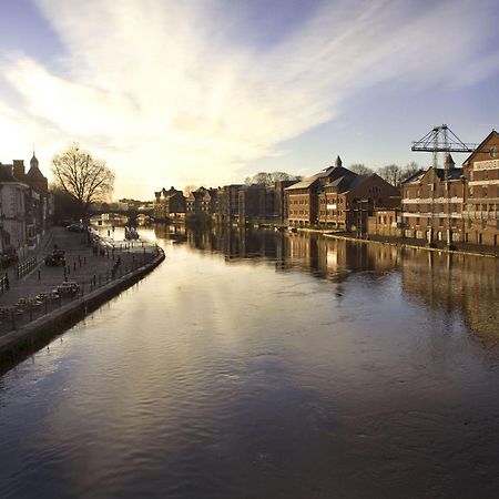 Stylish Flat Near The City Centre - Pass The Keys York Exterior photo